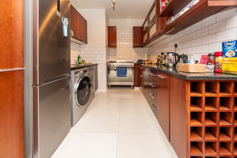 To Let 2 Bedroom Property for Rent in Three Anchor Bay Western Cape